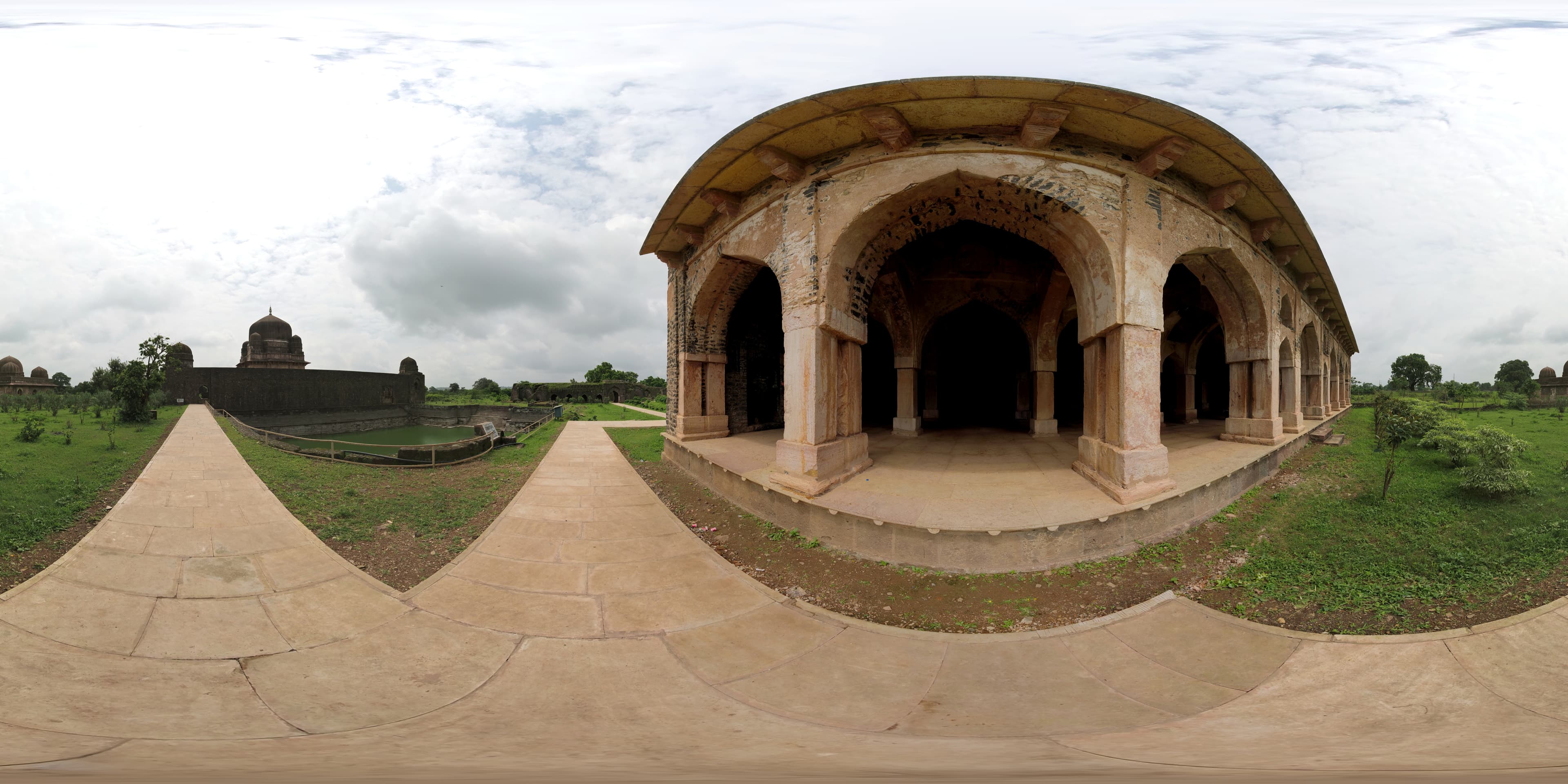 Symmetry in Solitude The Arches of Dariya Khan’s Legacy